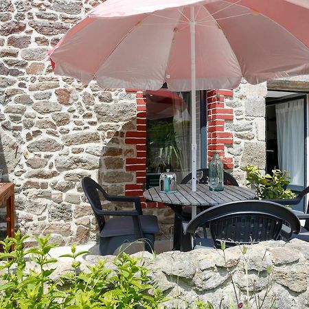 La Quinardais - Charmante Maison Avec Terrasse Saint-Samson-sur-Rance Exterior foto