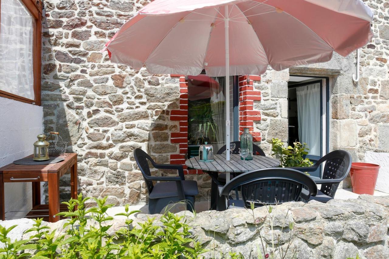 La Quinardais - Charmante Maison Avec Terrasse Saint-Samson-sur-Rance Exterior foto